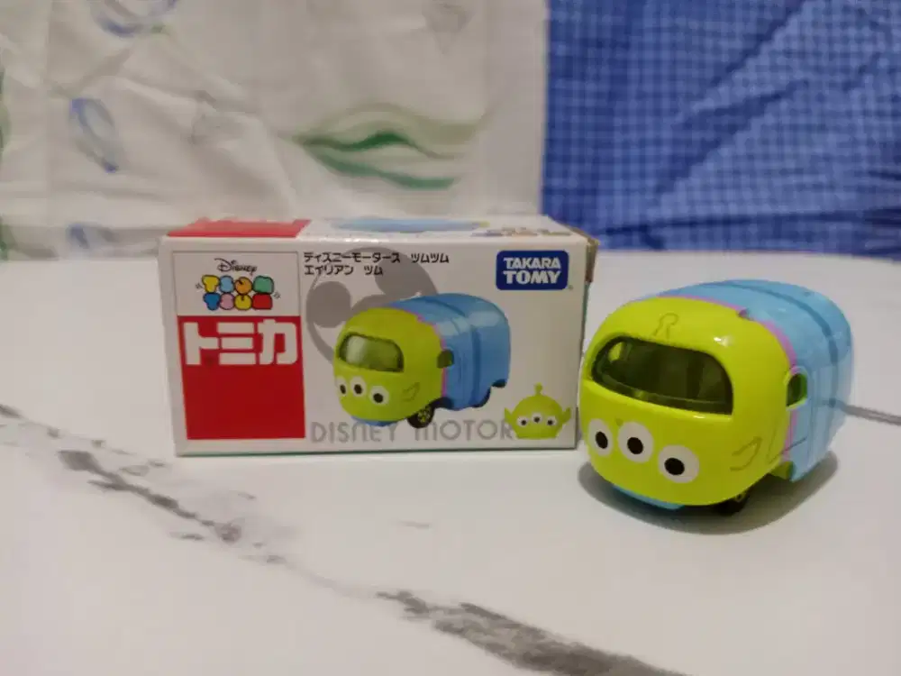Takara tomy seri disney
