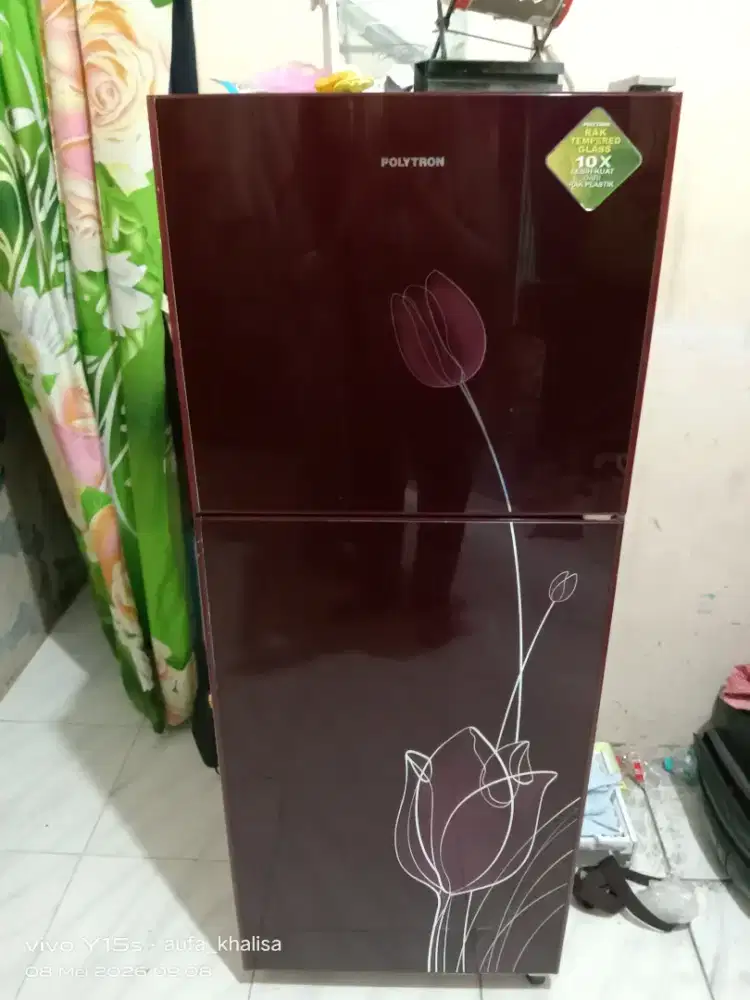 Kulkas 2 pintu merek Polytron