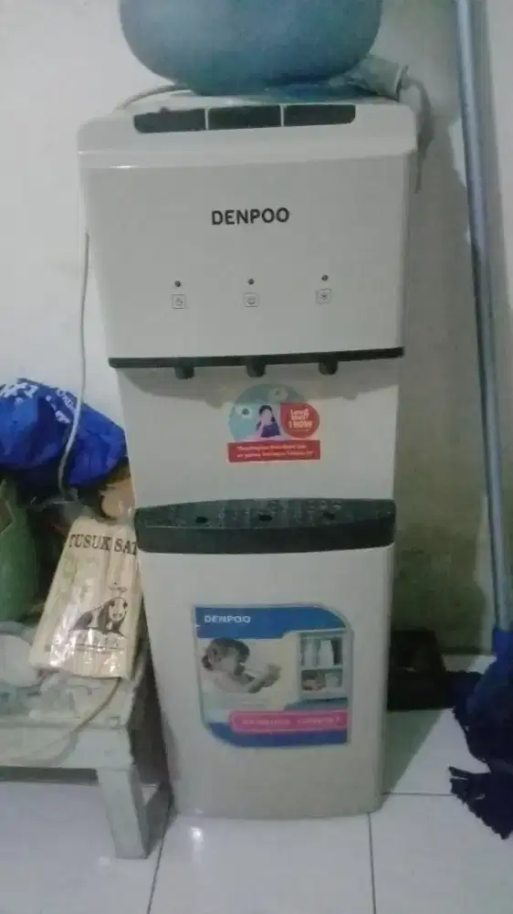 Dispenser denpoo galon atas