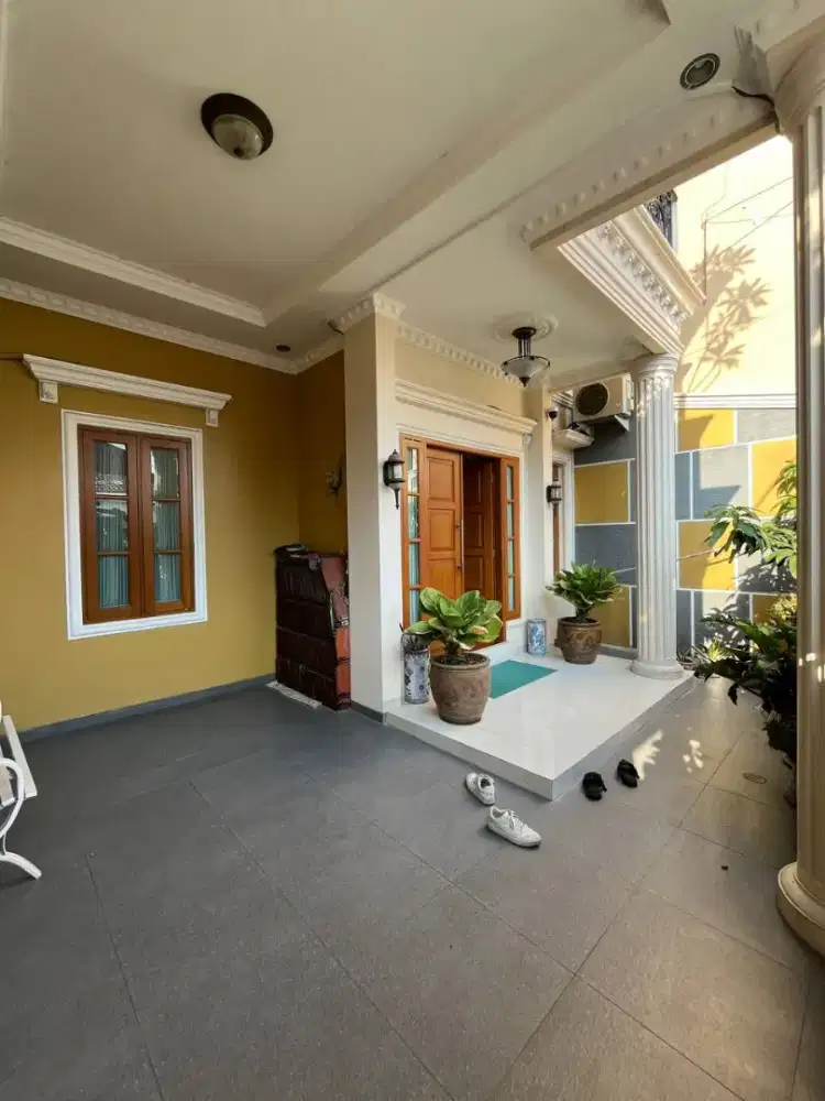 Dijual Rumah 2 Lantai American Style 3 Kamar Tidur