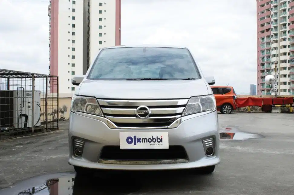 TDP 8,JT, Nissan Serena 2.0 Highway Star Bensin-AT Silver 2015