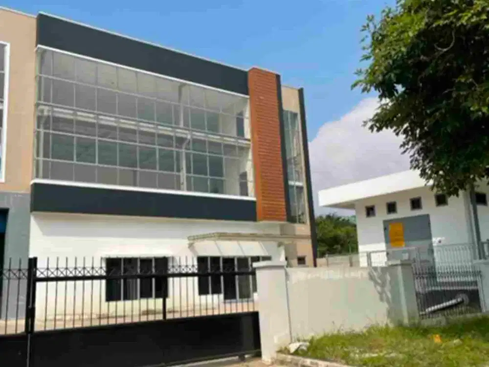 bangunan komersial 3 lantai  pabrik/Gudang LT 2103 Lb 1739 kawasan industri delta silicon cikarang