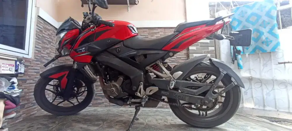 Kawasaki pulsar 200 NS 2014