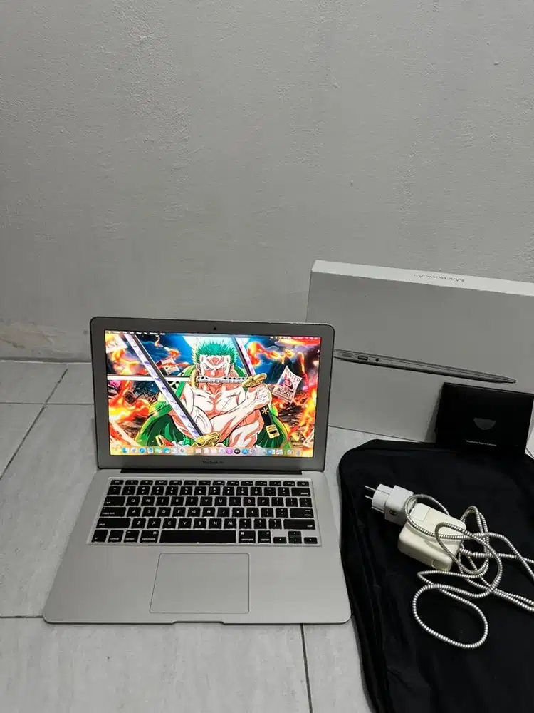Macbook Air 13 2017 Core i5 8/256GB SSD Fullset OS Catalina CC 1