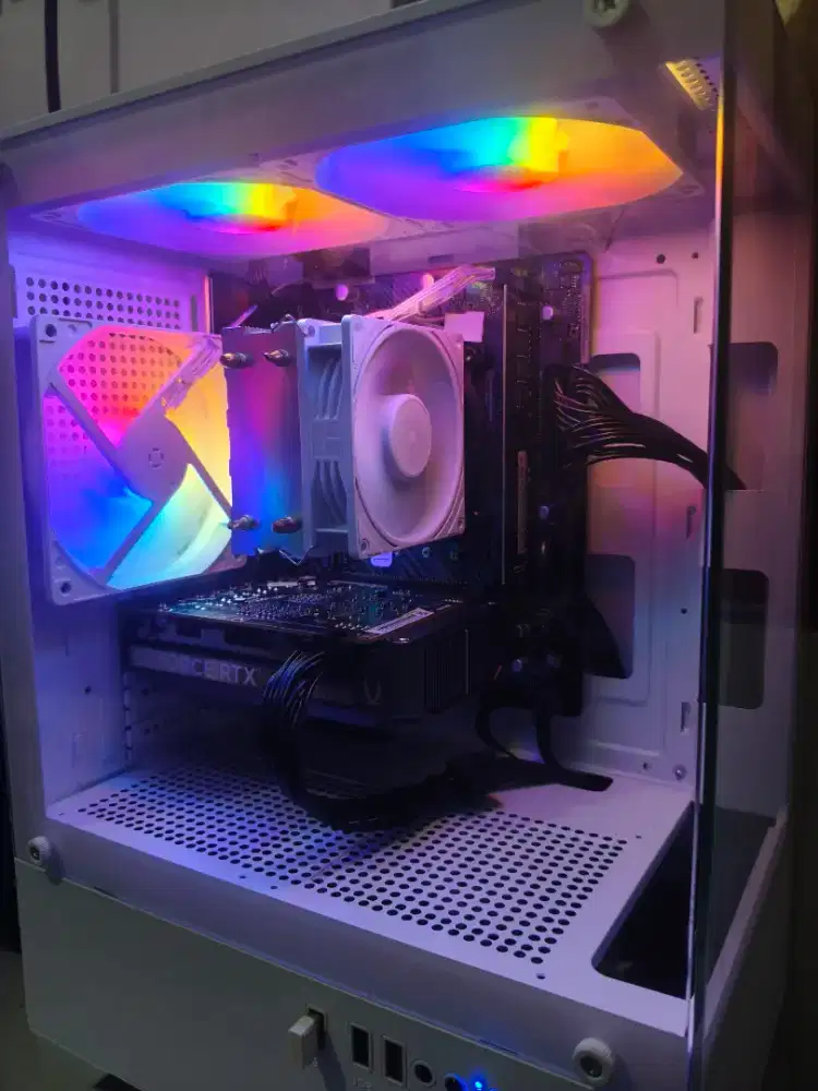 PC Gaming RTX 5060 (Pemakaian baru 2 minggu)