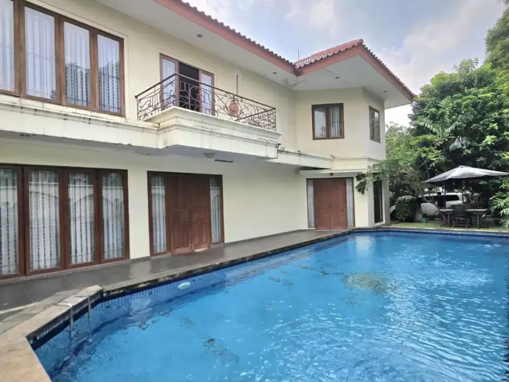 HOT SALE Rumah Mewah 2lt SHM ( Hook) Swimming Pool, Furnished, Kartika Utama Pondok Indah. CL 669