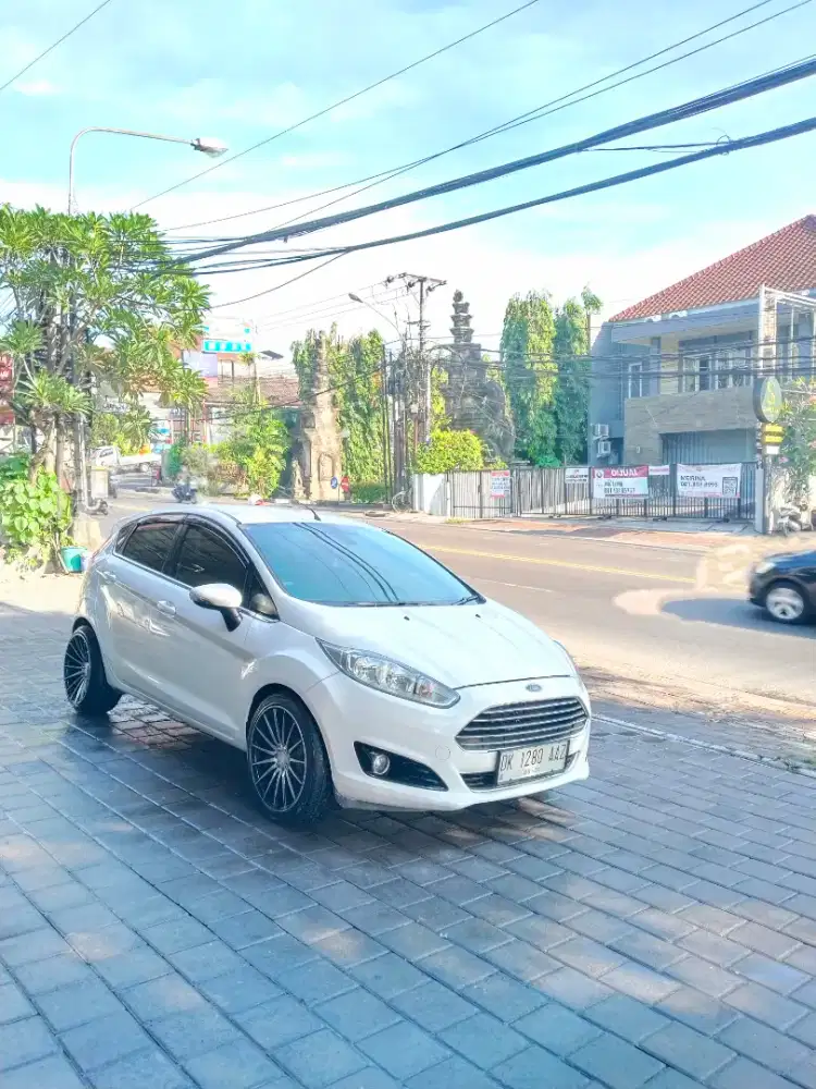 FORD FIESTA S AUTOMATIC 2014 ASLI BALI TYPE TERTINGGI