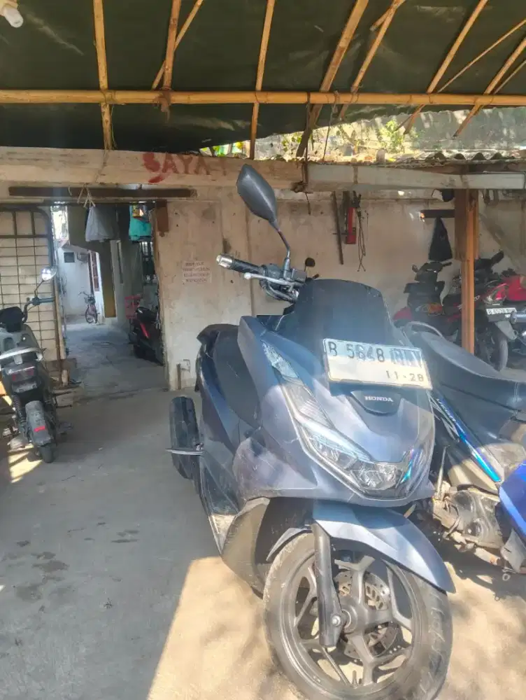 di jual motor pcx 2023 warna biru