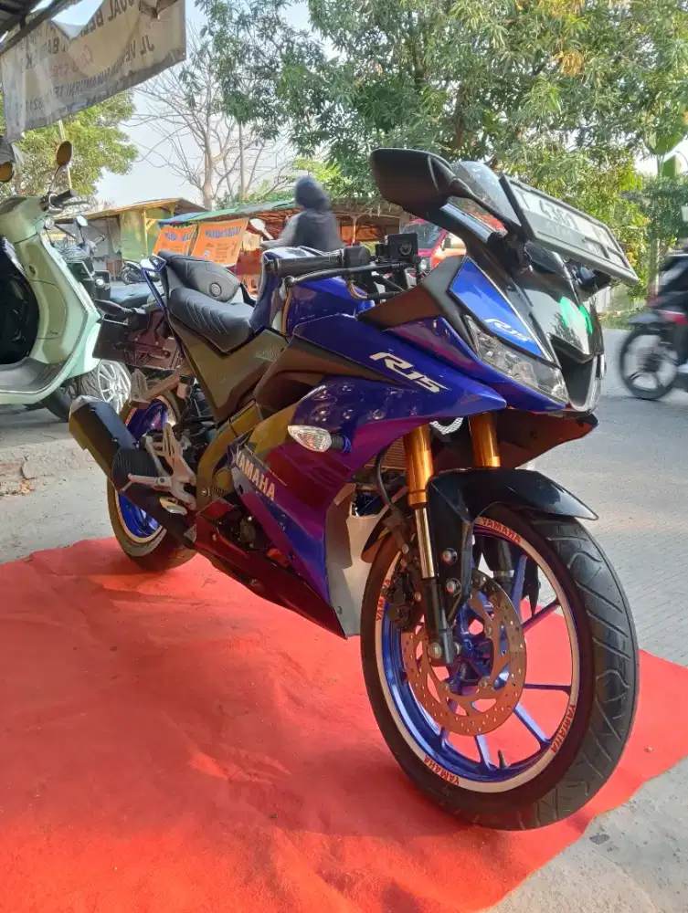 Yamaha.  R15 V3