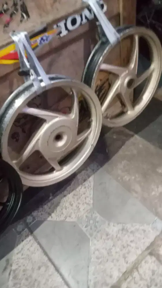 Pelek beat fi,karbu or Vario lama