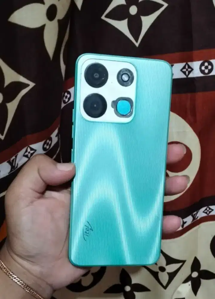 Itel a60s ram 4+4/64!.