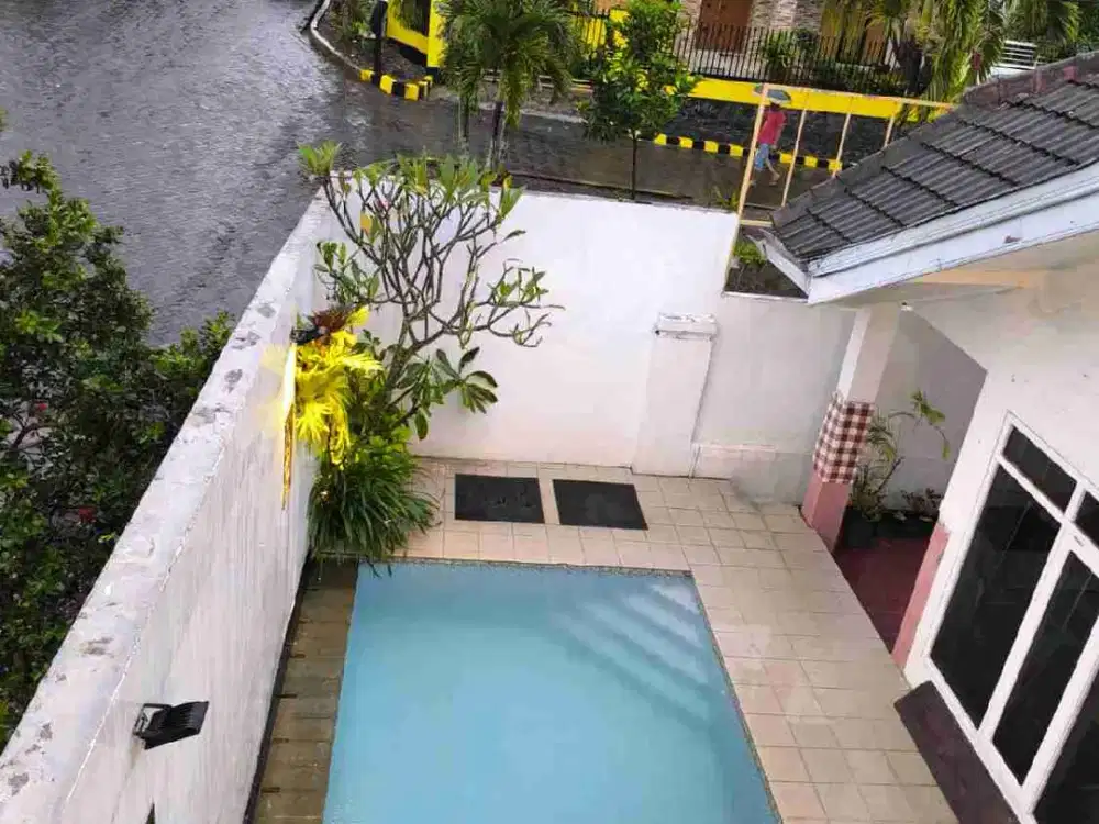 jual villa ada kolam renang pribadi full perabot Dekat sekali BNS kota Wisata Batu