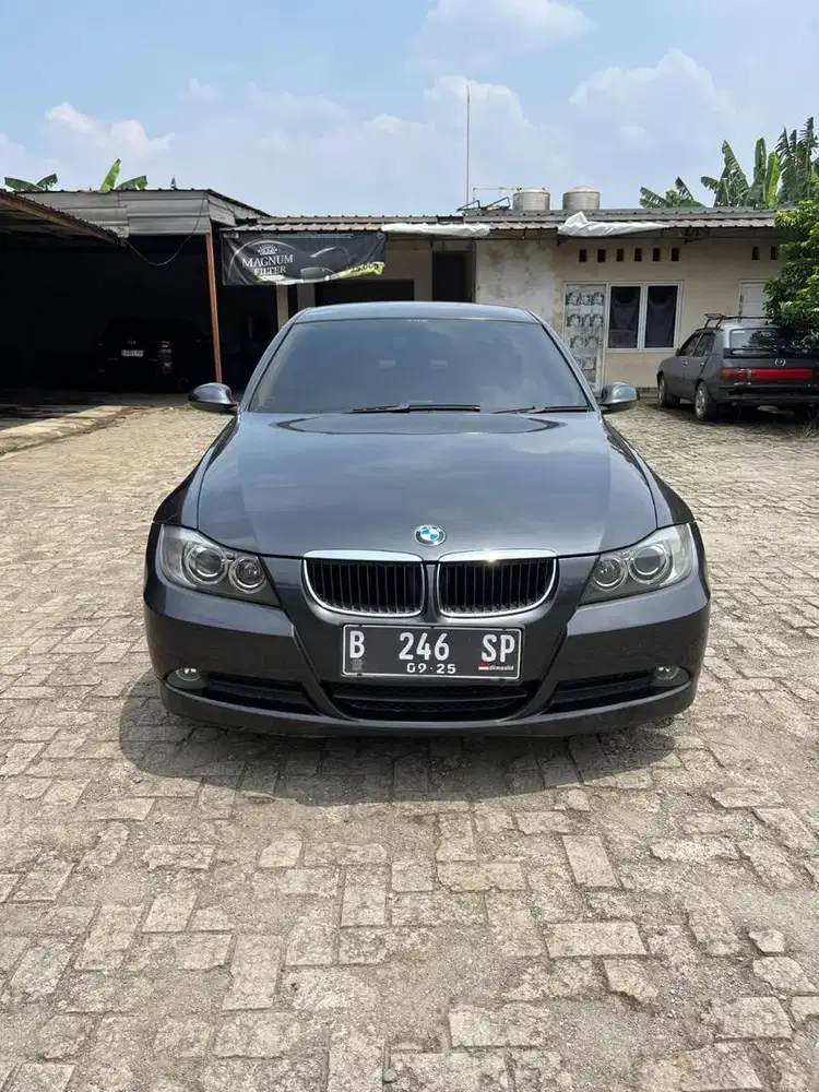 BMW 320i E90 CKD AT 2008