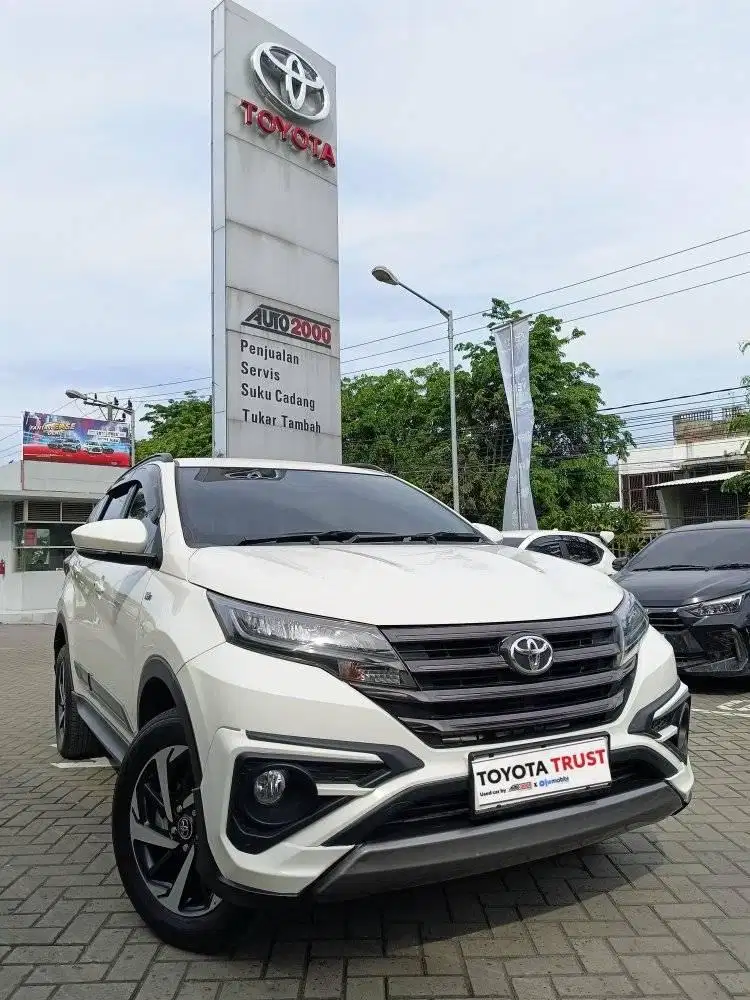 Toyota Rush 1.5 GR sport metic bensin 2024 (YAK)