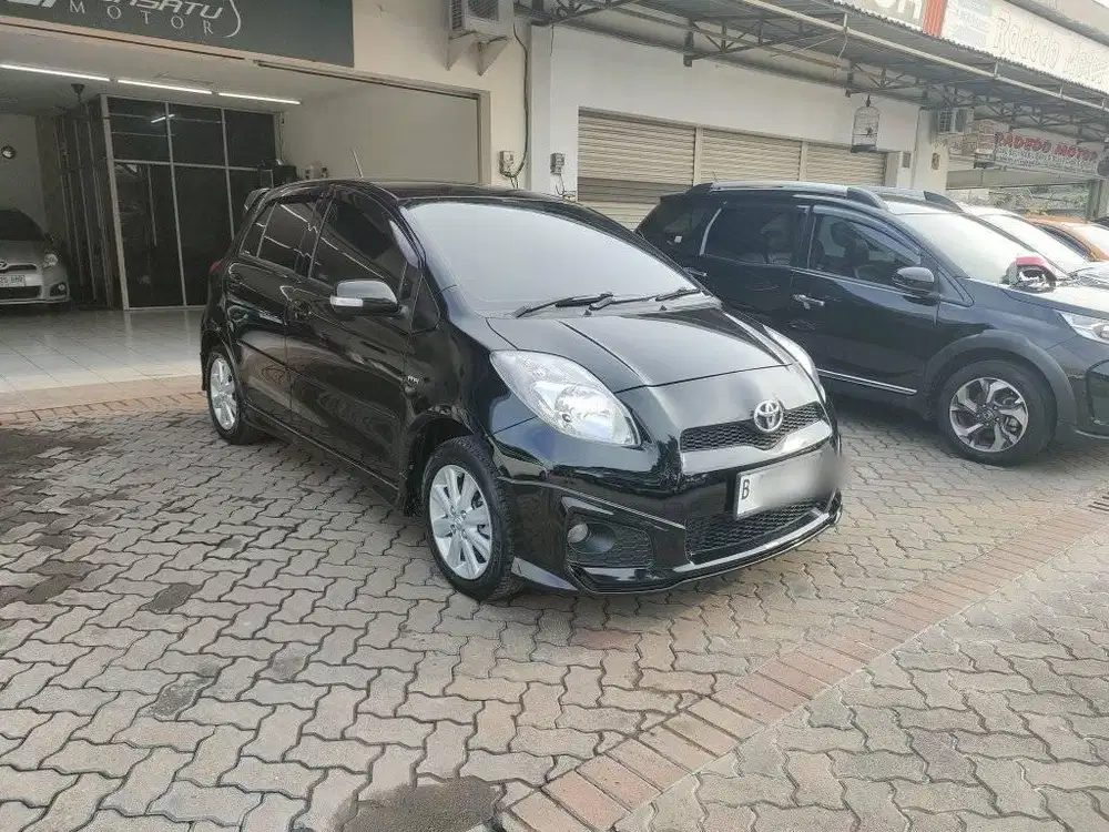 YARIS TRD AUTOMATIC 2012 HITAM TOYOTA
