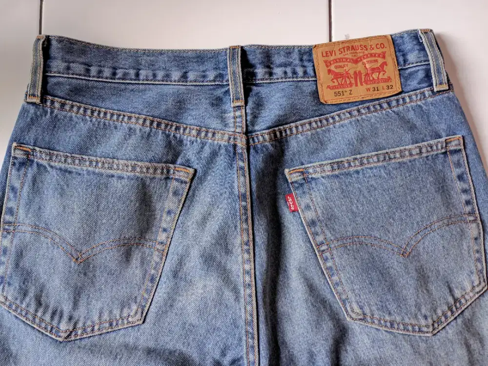 Celana levis levi's original 551z semi reguler size 31