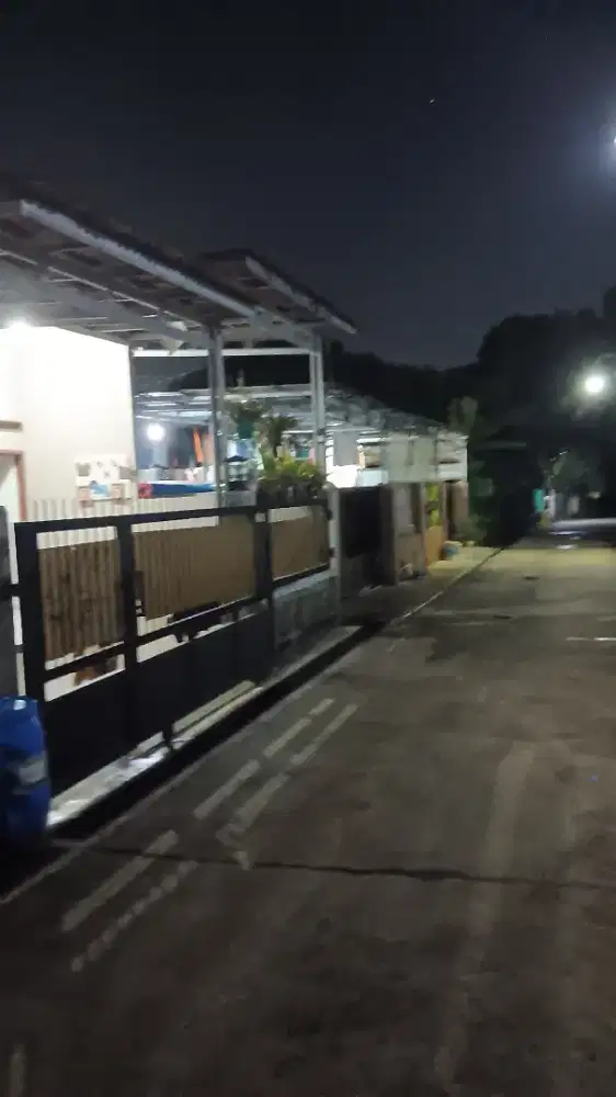 Dikontrakan rumah nyaman Limo Depok garasi 1 mobil
