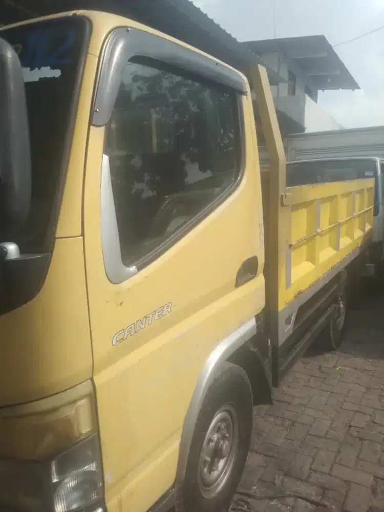 Mitsubishi canter FE71 bak