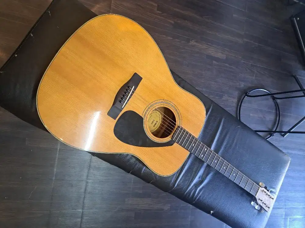 GITAR YAMAHA F350