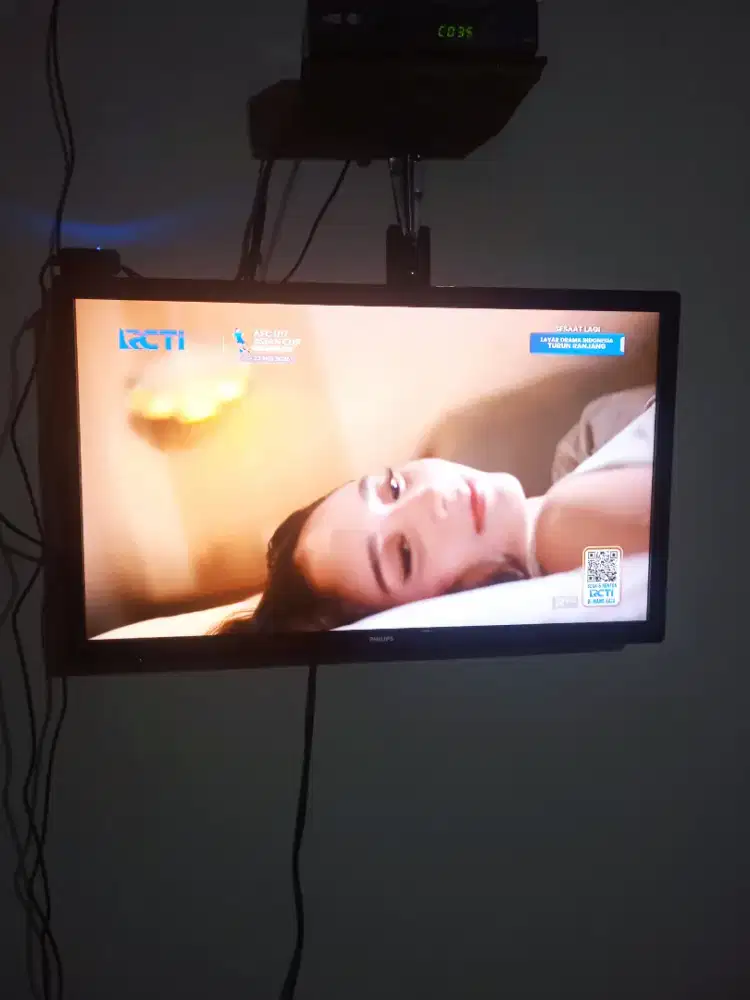 Tv LED baru buka dos 28 inci