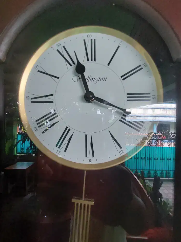 Jam dinding Welington