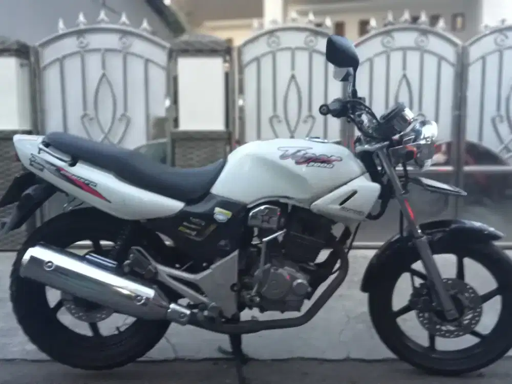 Honda Tiger 2000 th 1994 warna putih mulus siap pakai