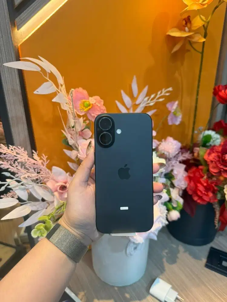 Ip 16 128 black new
