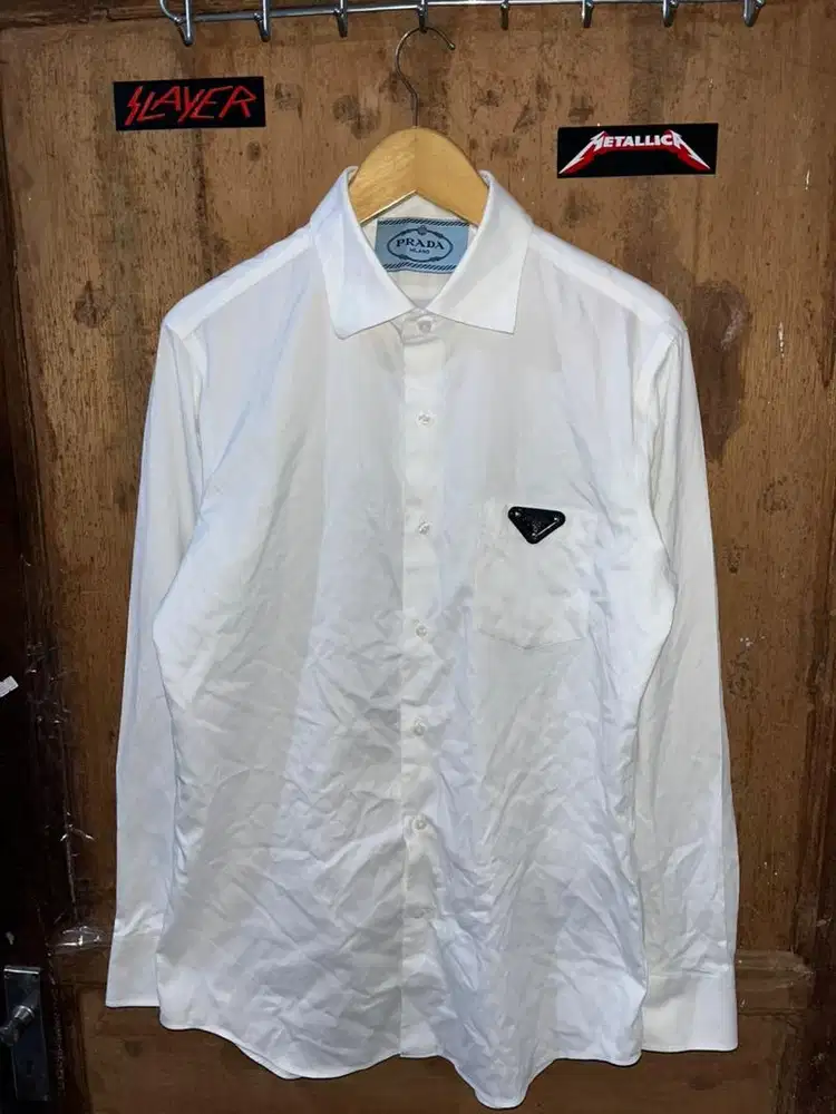 Kemeja Putih Prada