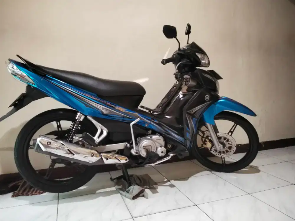 Yamaha Jupiter z 2011 warna biru velg racing
