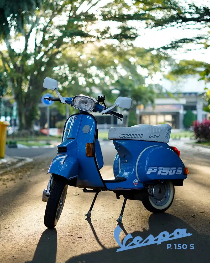 VESPA P150S 1986 BIRU