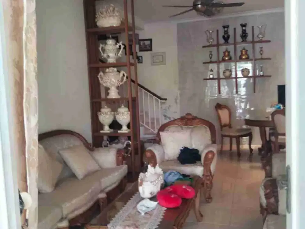 Dijual cepat Rumah 2 lantai di Royal Residance  cakung jakarta timur