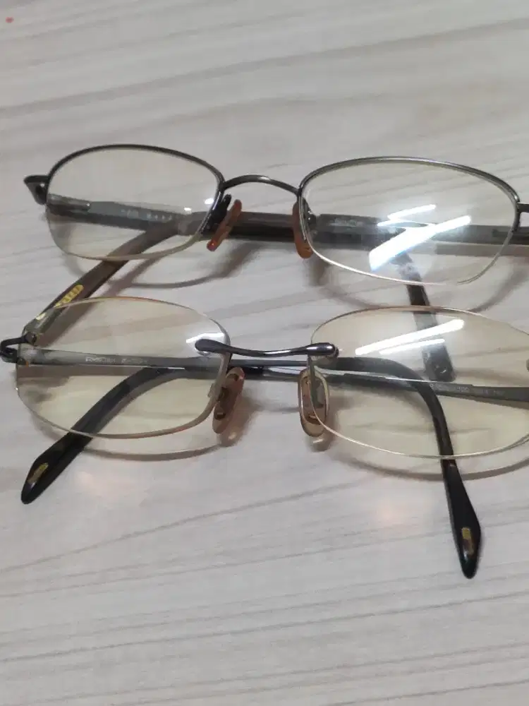 Kacamata frame wanita