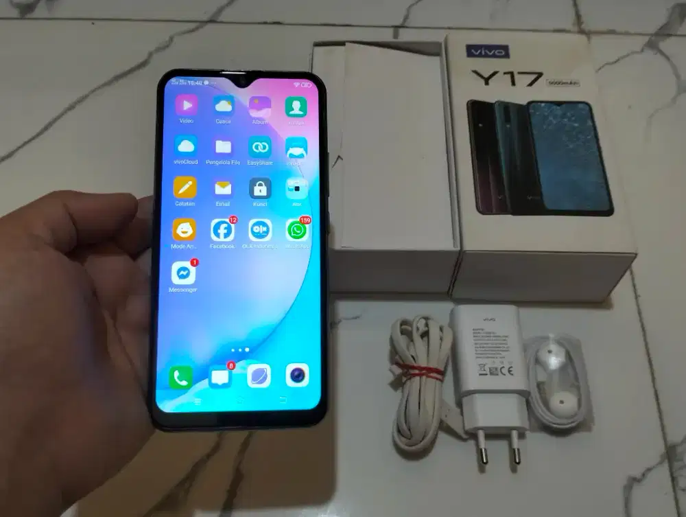 BUTUH UANG VIVO Y17 RAM 8GB / 256GB 4G LTE Duos 6.35in Finger 5000Mah