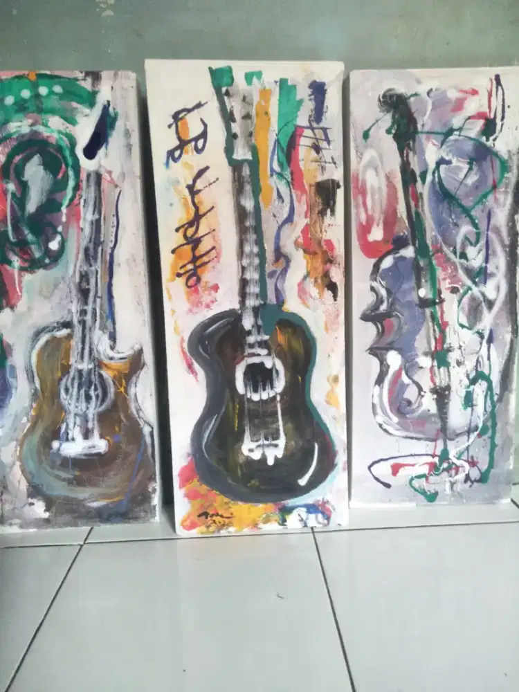 Lukisan Abstrak (Tema Alat Musik)