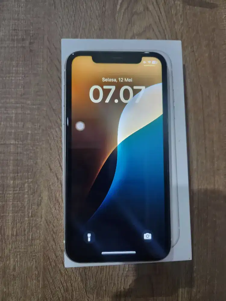 iPhone 11 64gb iBox