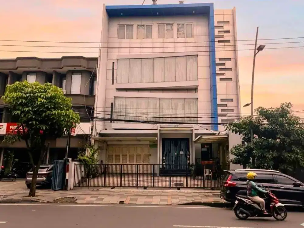 Dijual Kantor Perak! 4 Lantai! Full Furnish! NEGO! Ada Lift!