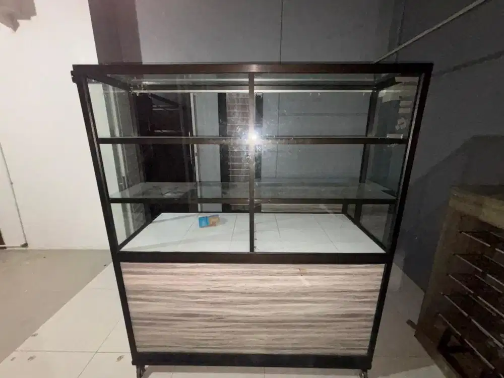 Elatase Kaca P 150 x L 60 x T 170