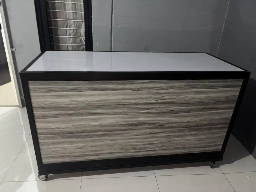 Etalase Meja P 150 x L 60 x T 80