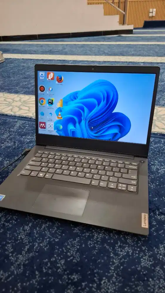 Laptop Murah SSD 256GB | Lenovo Ideapad 3 (81WH)