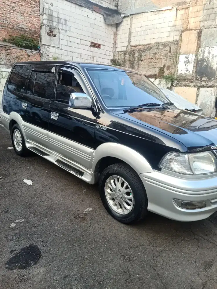 Toyota kijang krista th 2003 istimewa gress