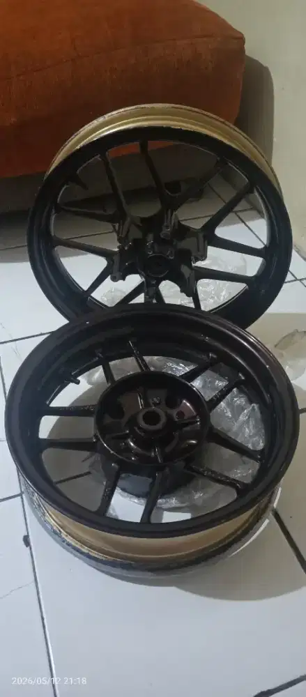 Jual Cepat Edisi Sudah Gak di Pakai VELG Honda Adv 160