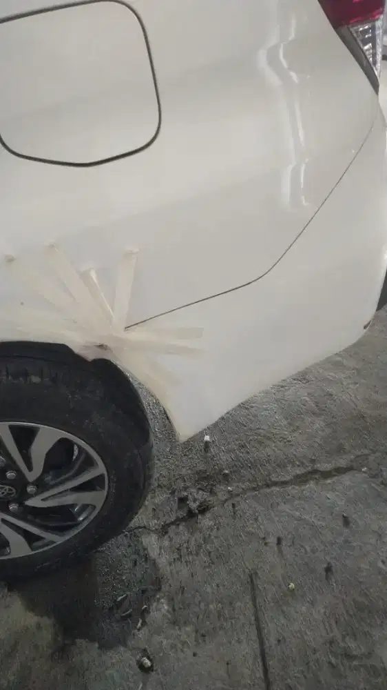 Bngkel body repair azr