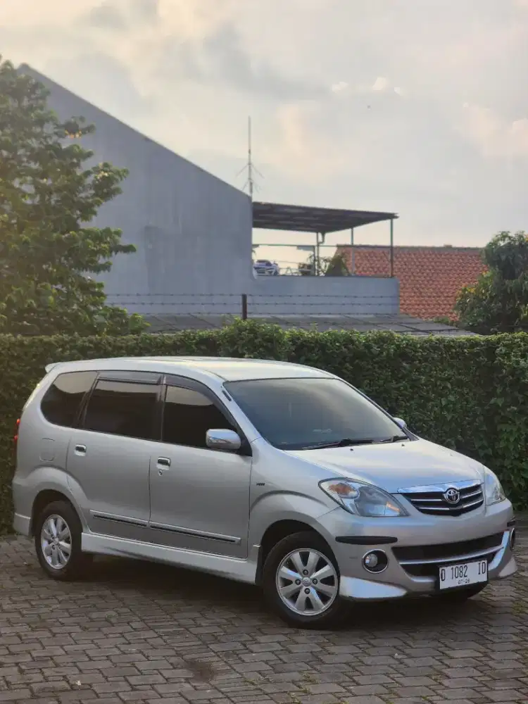 Toyota Avanza S Matic AT Sangat Terawat