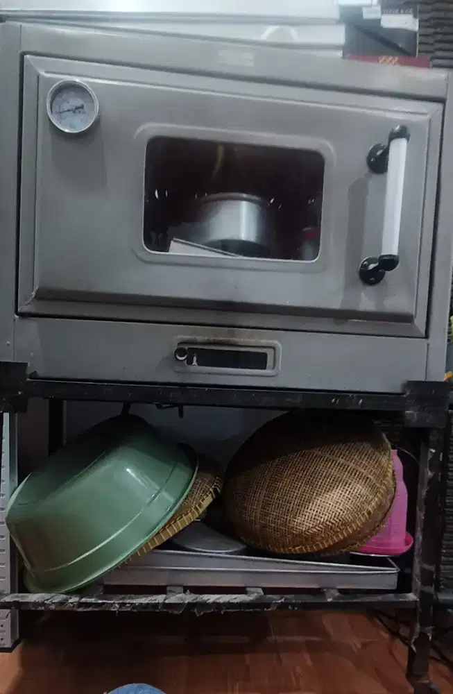 Oven meek first & first