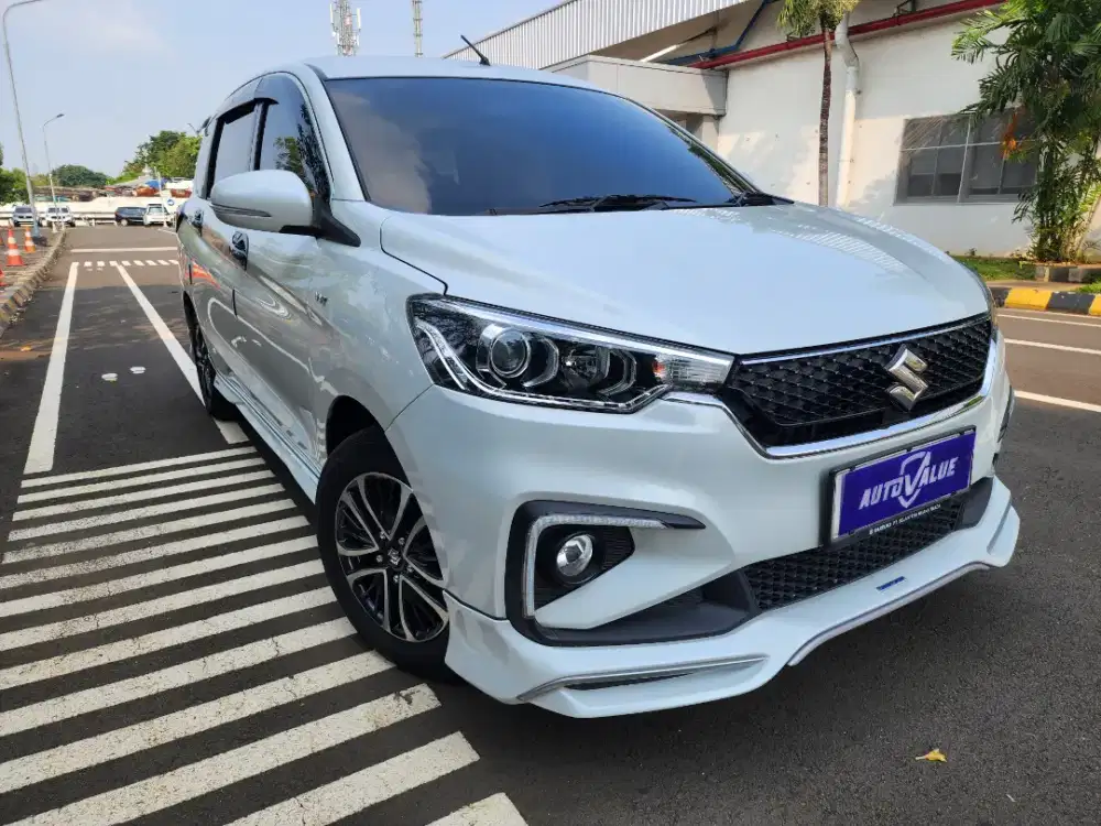 Suzuki Ertiga Sport Hybrid AT 2022 Putih Istimewa