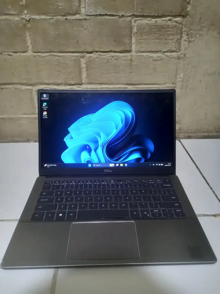 Dell Latitude 3301 core i5 gen 8 slim