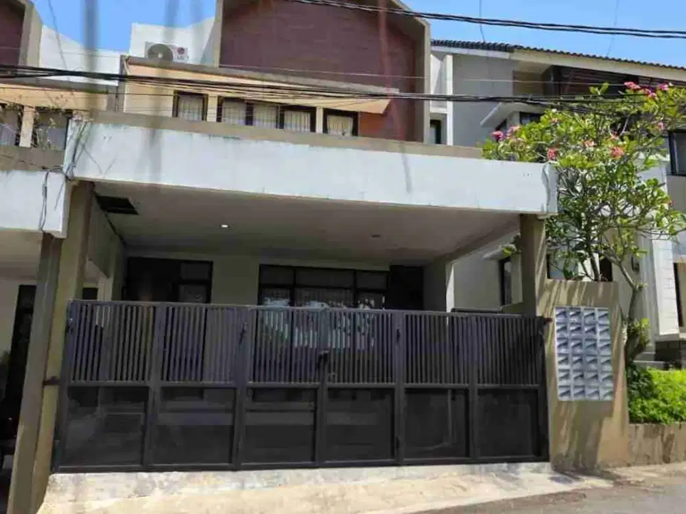 Rumah Tingkat mewah di Perum Green Hills Depok