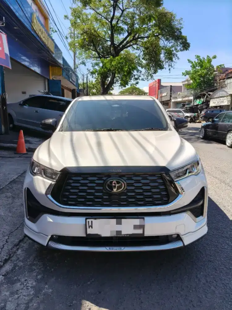 Toyota Innova Zenix Q Hybrid Non RSE Putih Istimewa