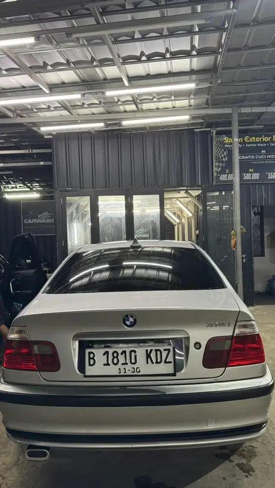 BMW 318i 2000 Bensin