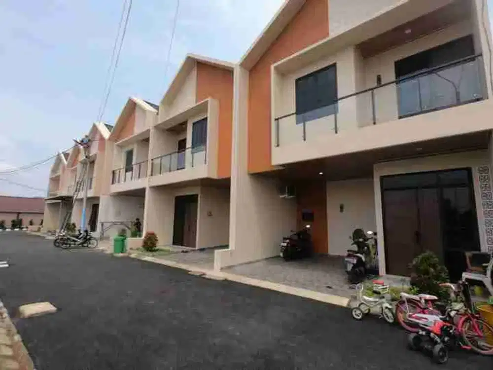 Townhouse Mewah, dekat MCD Cipayung Jaktim